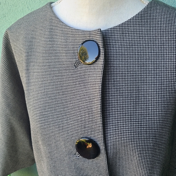 Mod Large Buttoned Coat - Picture 2 of 5